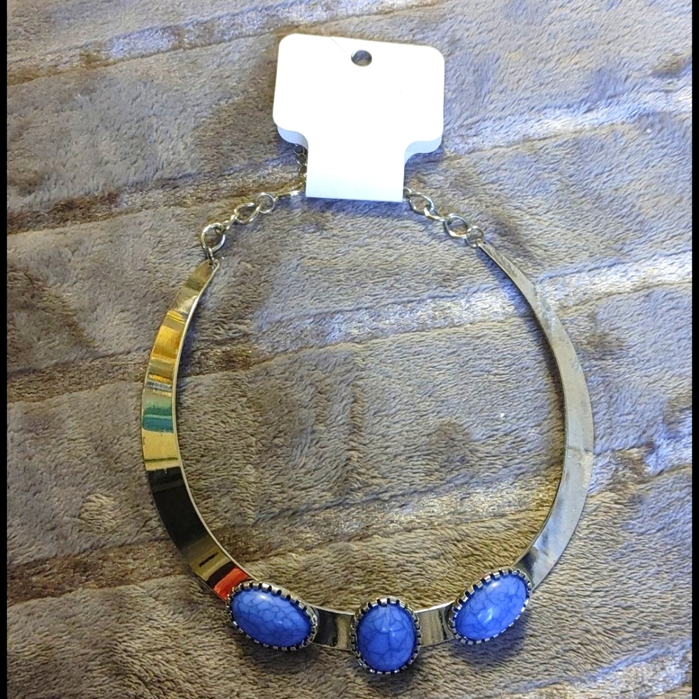 Charming Charlie collar necklace